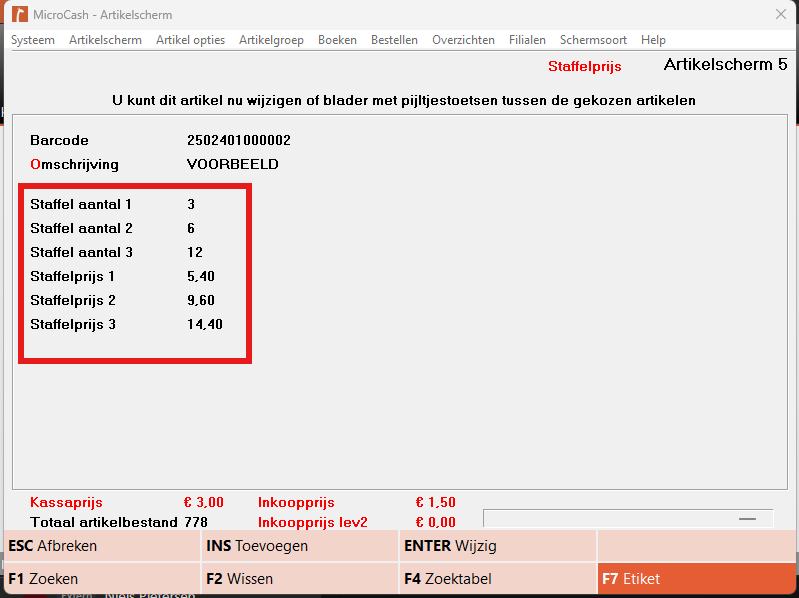 Screenshot van het Microcash artikelscherm waarin de velden voor Staffelprijs rood zijn omlijnd. In het gemarkeerde gedeelte staan de staffelaantallen en bijbehorende staffelprijzen van het geselecteerde artikel. Voorbeelden hiervan zijn Staffel aantal 1, Staffel aantal 2, Staffel aantal 3 en de bijbehorende velden Staffelprijs 1, Staffelprijs 2 en Staffelprijs 3. Hiermee kan worden ingesteld welke prijs geldt wanneer een klant meerdere stuks van hetzelfde artikel koopt.